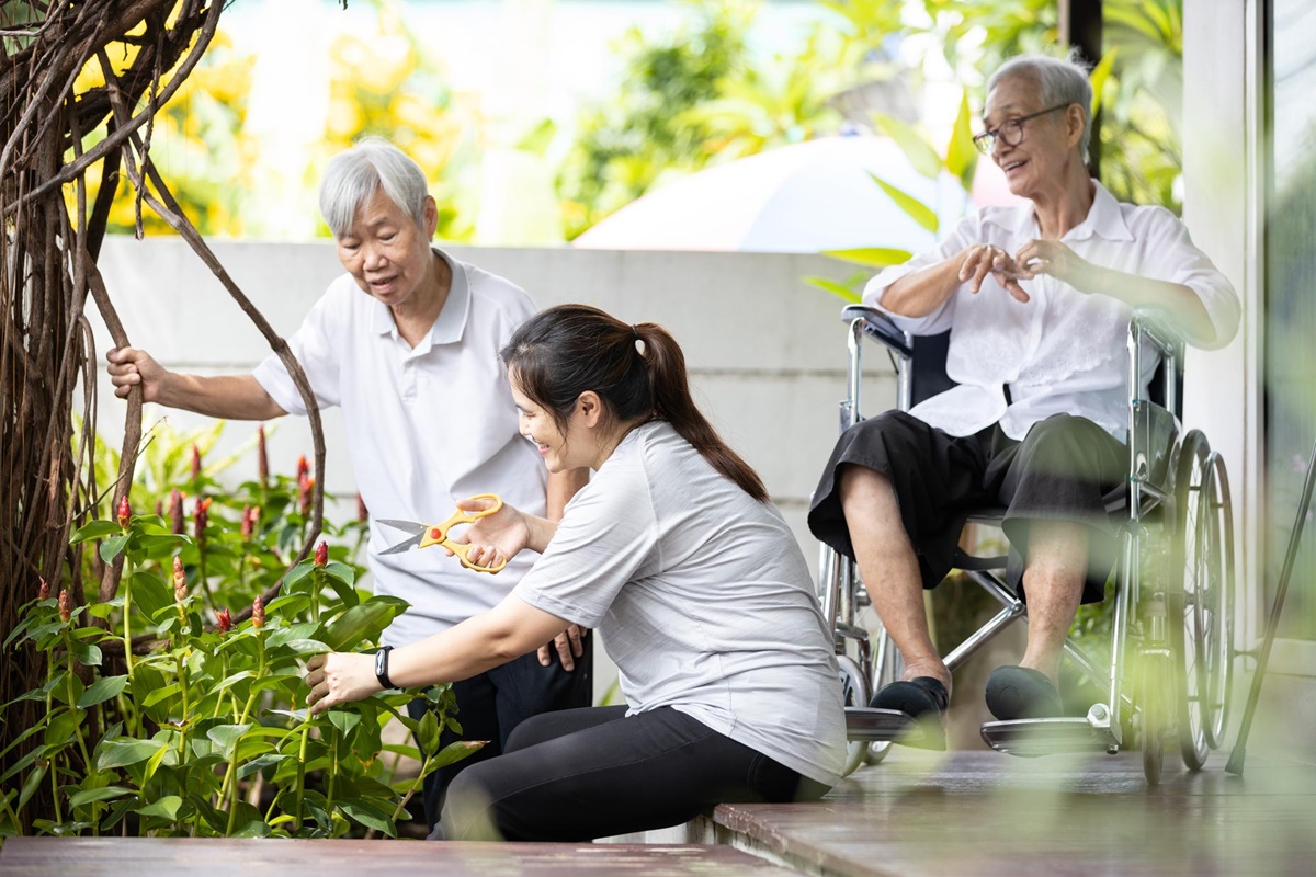 วิธีดูแลผู้สูงอายุให้มีส่วนร่วมในกิจกรรมของครอบครัว